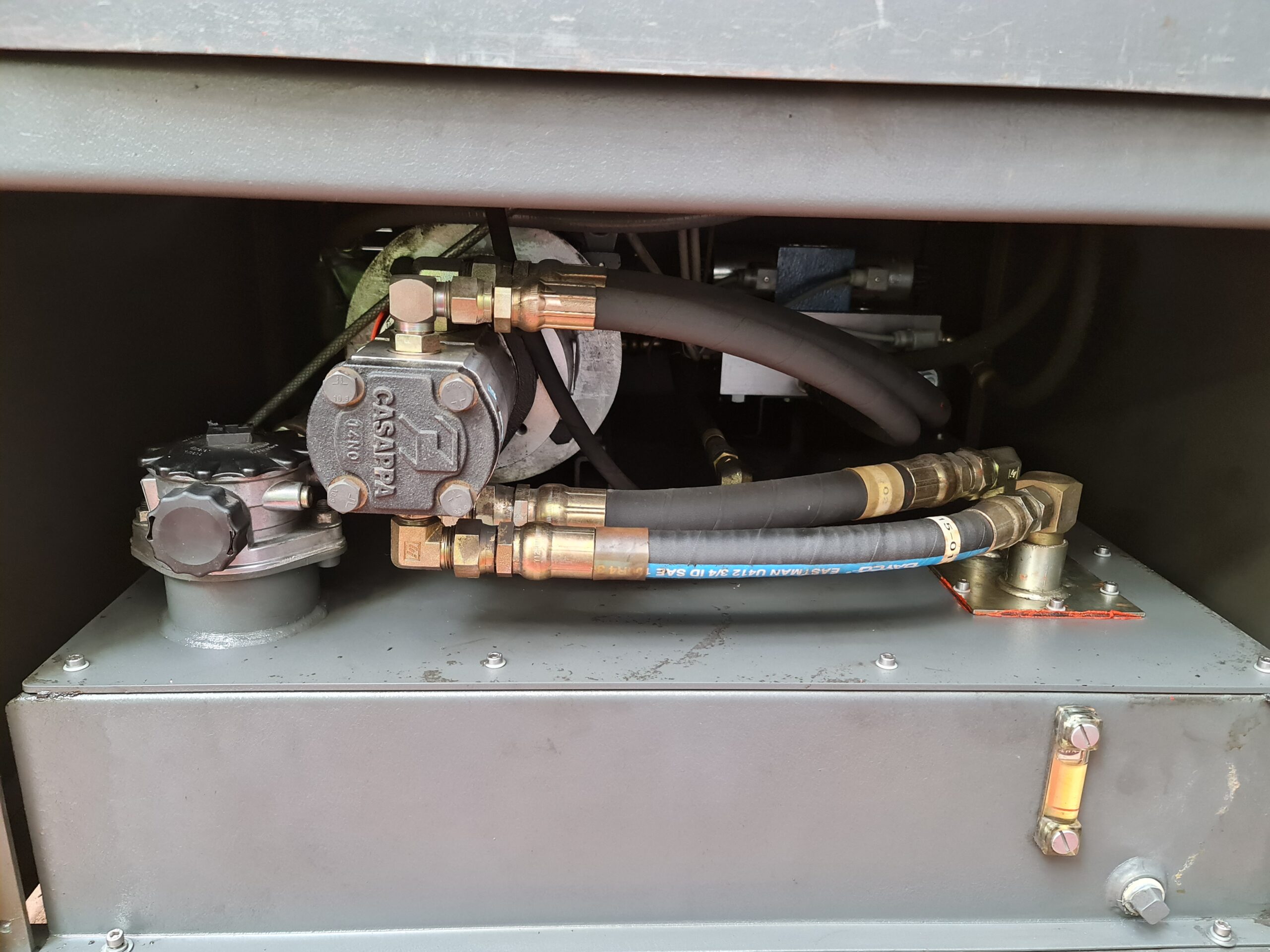 Close up of detail on a Haeger 824WT MY2001
